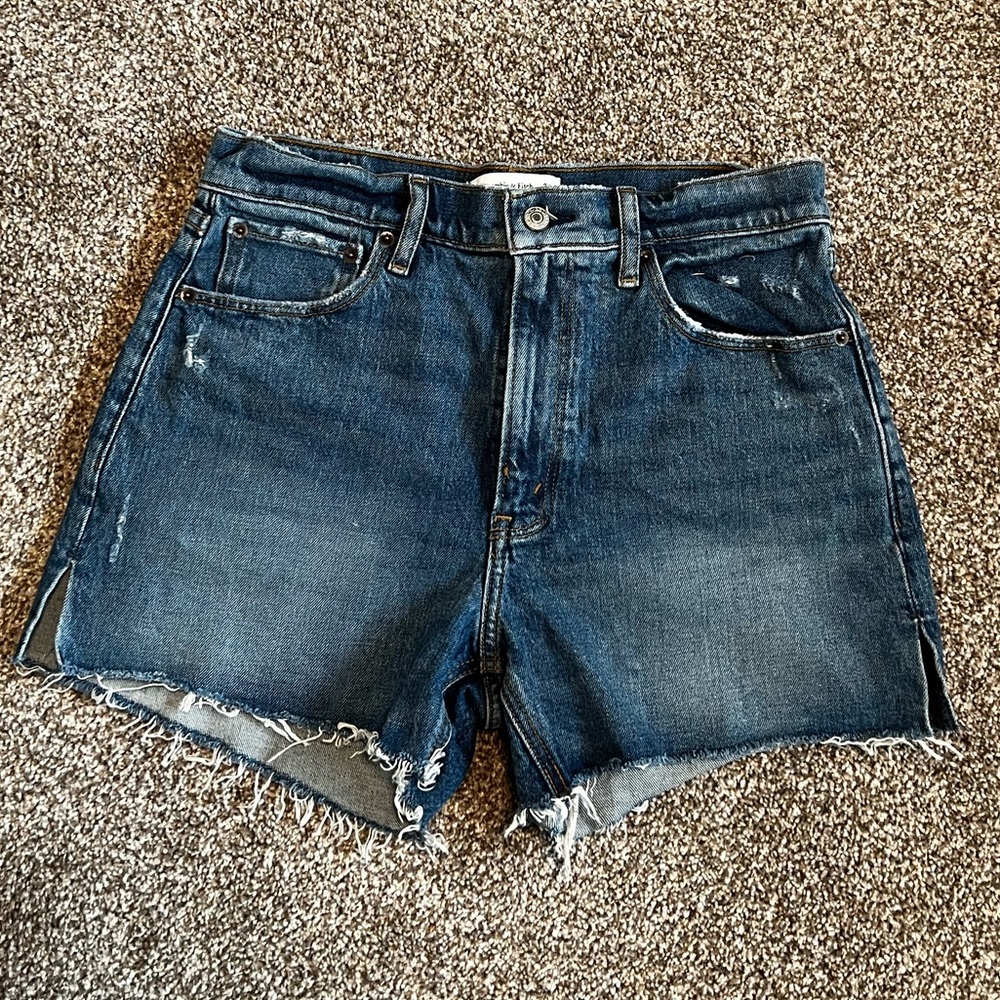 Abercrombie & Fitch “the 4” Mom short High Rose” 28/6